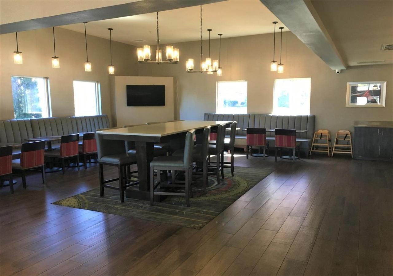 Comfort Suites Nashville Airport - Bna Екстериор снимка