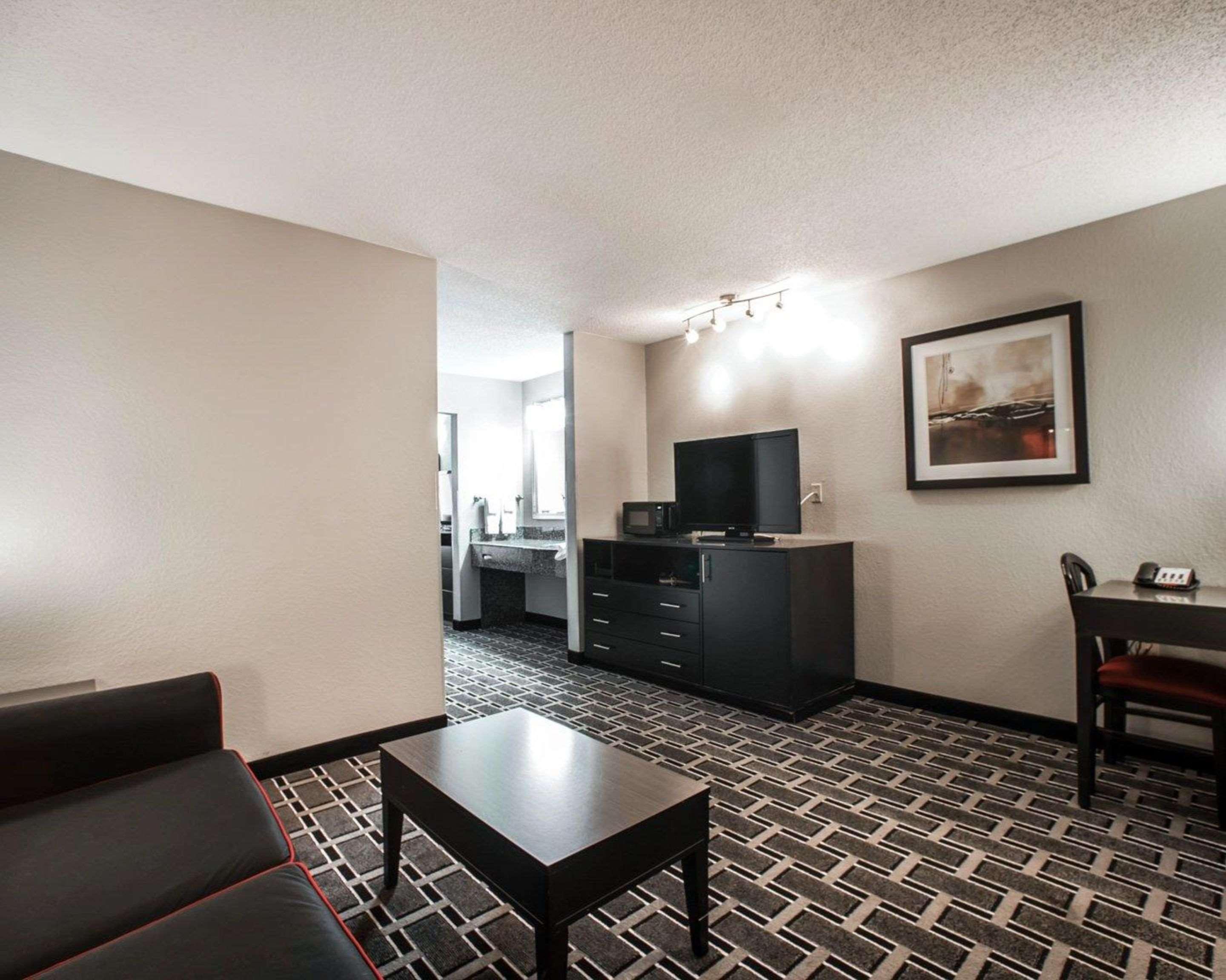 Comfort Suites Nashville Airport - Bna Екстериор снимка