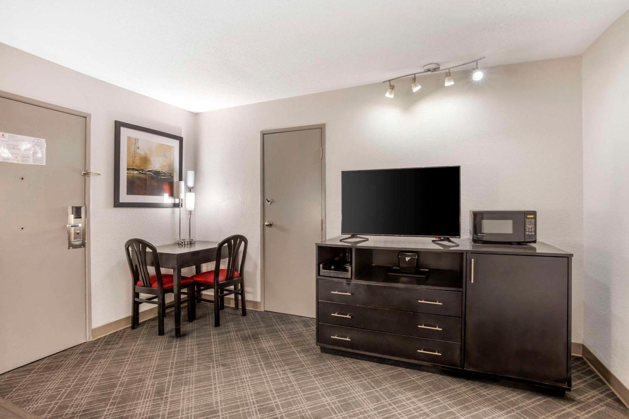 Comfort Suites Nashville Airport - Bna Екстериор снимка
