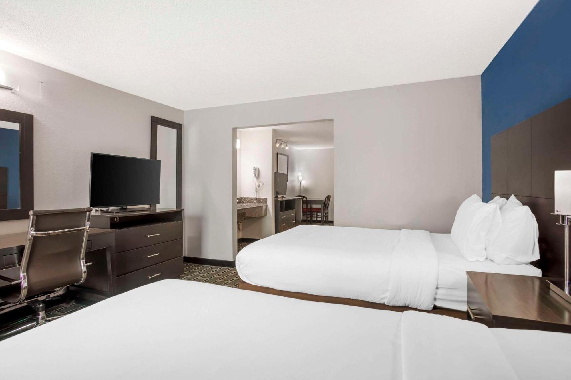 Comfort Suites Nashville Airport - Bna Екстериор снимка