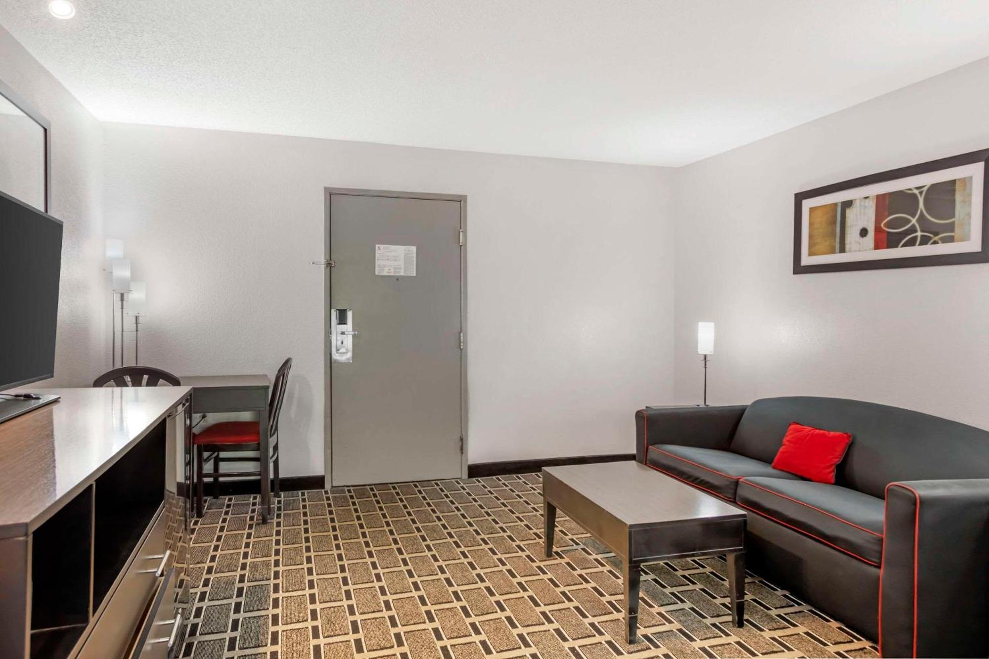 Comfort Suites Nashville Airport - Bna Екстериор снимка