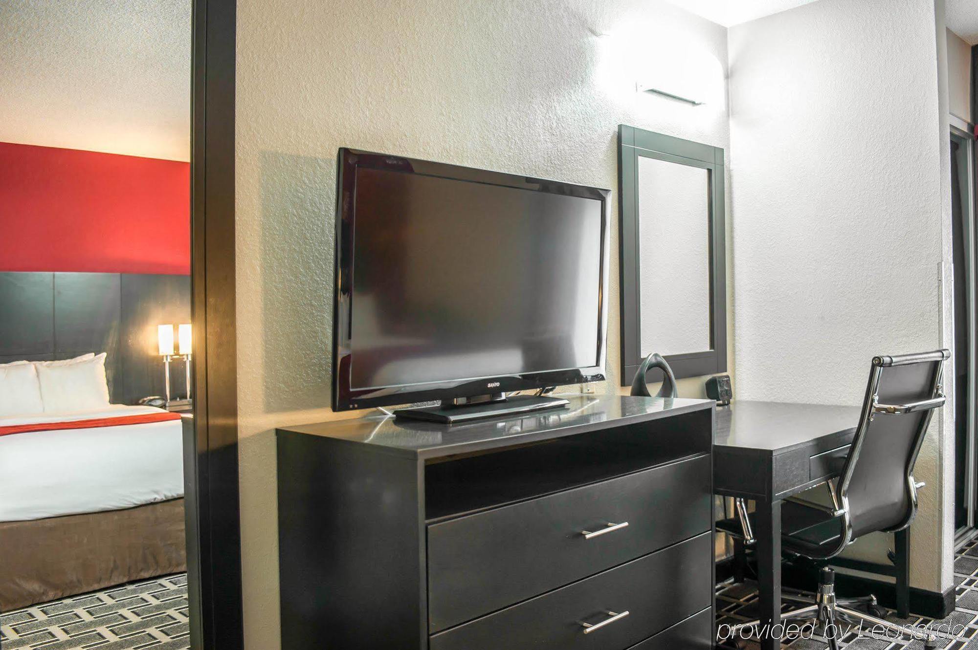Comfort Suites Nashville Airport - Bna Екстериор снимка